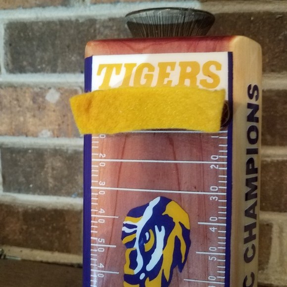 LSU. 2019 Memorabilia - Picture 7 of 9